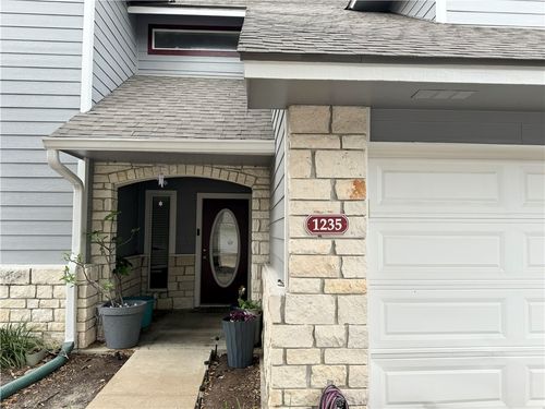 1235 Canyon Creek Cir, College Station, TX, 77840-6211 | Card Image