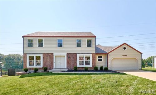 15648 Sugarridge Ct, Chesterfield, MO, 63017-5229 | Card Image