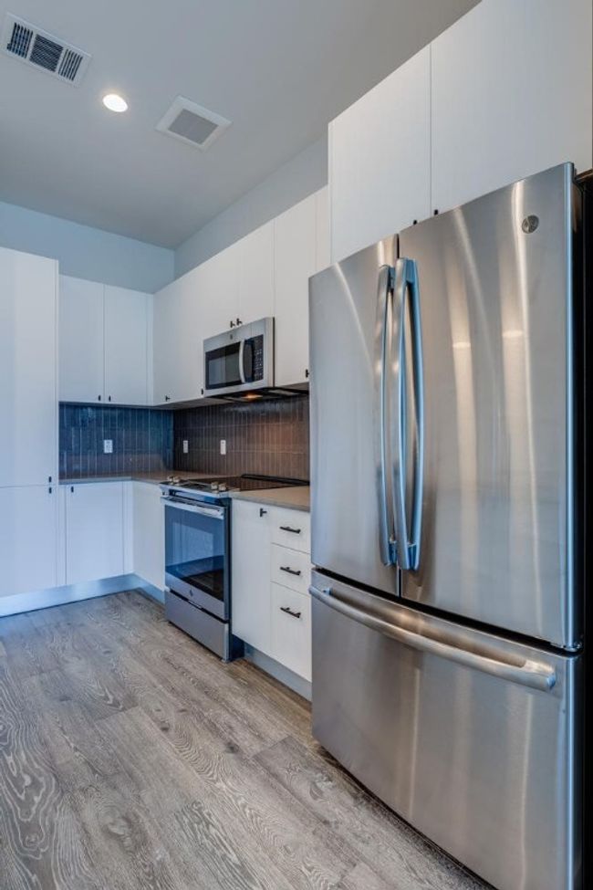 APT-233 - 800 Embassy Dr, Condo with 1 bedrooms, 1 bathrooms and 1 parking in Austin TX | Image 11