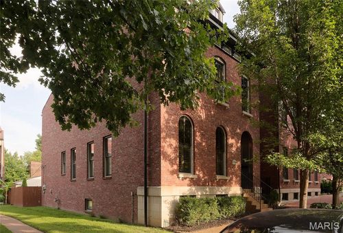2308 S 10th St, Saint Louis, MO, 63104-4225 | Card Image