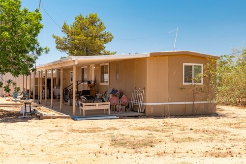 357 S Magma Rd, Golden Valley, AZ, 86413-7775 | Card Image