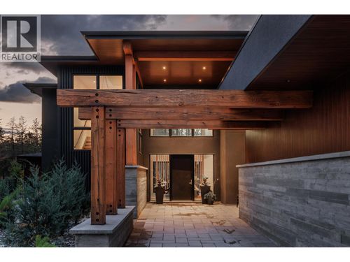 10248 Beacon Hill Dr, Lake Country, BC, V4V0A9 | Card Image