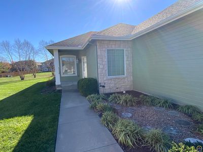 6331 Sw Monarch Ct, House other with 3 bedrooms, 3 bathrooms and null parking in Topeka KS | Image 2