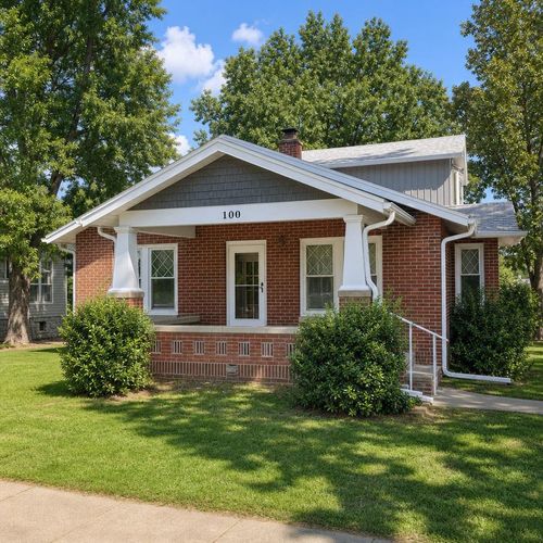 100 N C St, Arkansas City, KS, 67005-2102 | Card Image