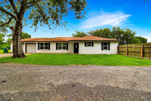203 E Lance St, Madisonville, TX, 77864-3358 | Card Image