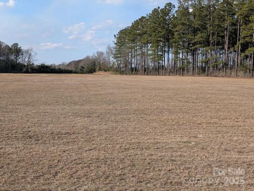 2128 N 5th St, Hartsville, SC, 29550-1740 | Card Image