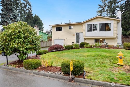 2433 199th Place Sw, Lynnwood, WA, 98036 | Card Image