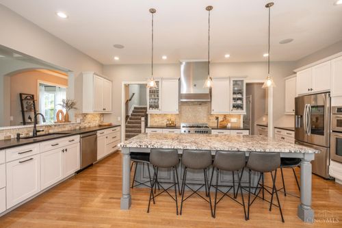 9723 Carriage Run Cir, Loveland, OH, 45140-5560 | Card Image