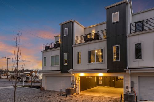 c-1016 W Kirkland Ave, Nashville, TN, 37216-3020 | Card Image