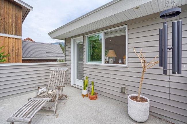 1011 Tobermory Way, House other with 5 bedrooms, 3 bathrooms and 6 parking in Squamish BC | Image 12