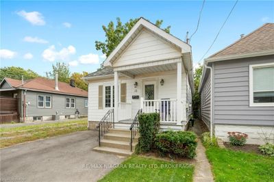 13 Almond St, House other with 2 bedrooms, 1 bathrooms and 1 parking in Welland ON | Image 1