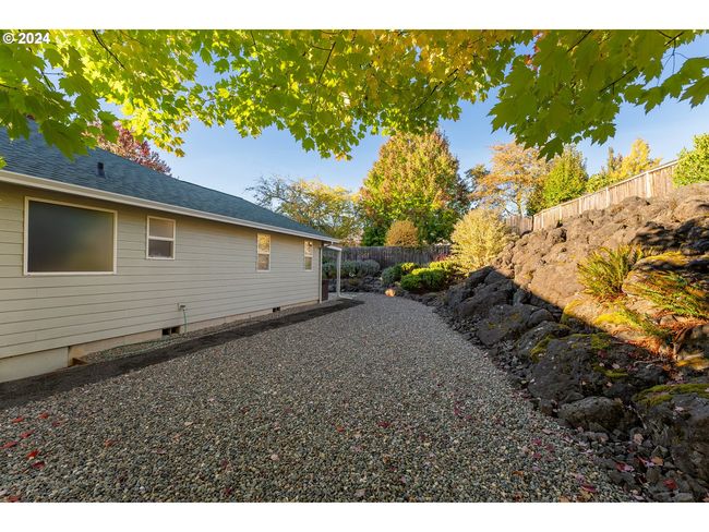 217 Christopher Ct, House other with 3 bedrooms, 2 bathrooms and 2 parking in Winchester OR | Image 22