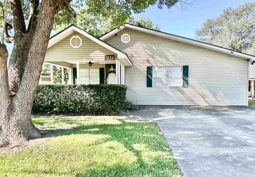 1212 S 14th St, Nederland, TX, 77627-4324 | Card Image