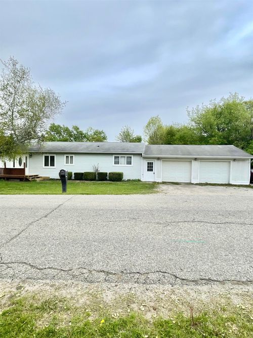 703 Division Road, Caledonia Charter Township, MI, 48867 | Card Image
