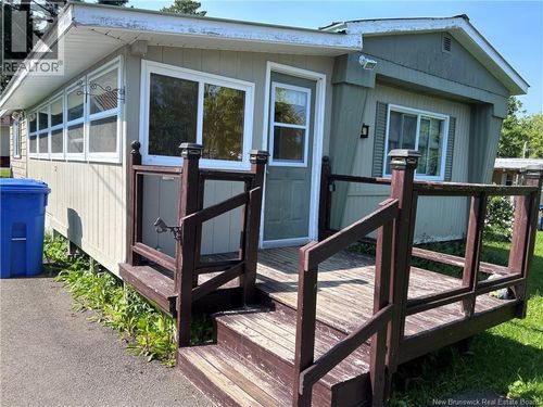 194 Union St, Woodstock, NB, E7M2X5 | Card Image