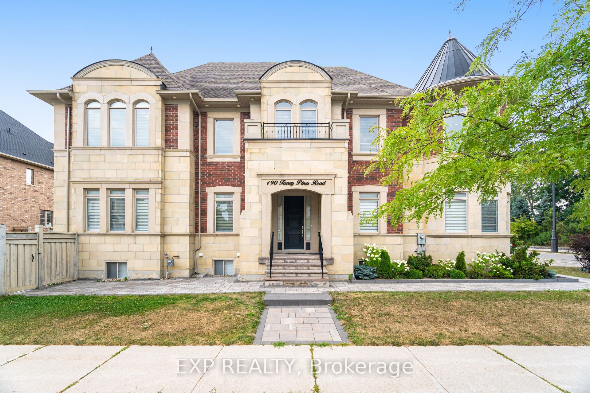 Residential in Vaughan 3