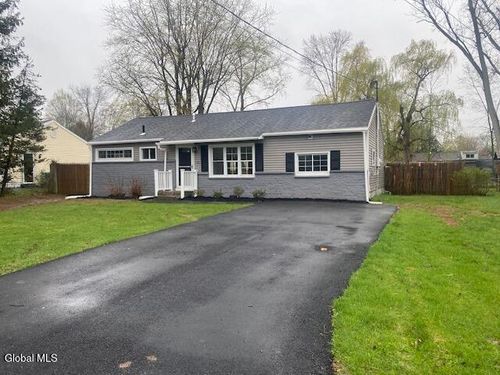 13 Winslow Dr, Schenectady, NY, 12309-3213 | Card Image