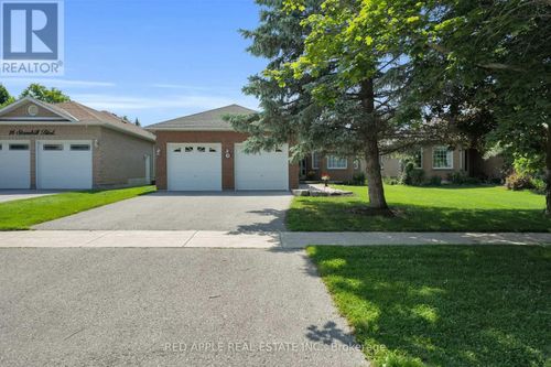 18 Stonehill Blvd, Holland Landing, ON, L9N1C9 | Card Image
