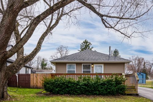 7607 Hickory Rd, Wonder Lake, IL, 60097-9271 | Card Image