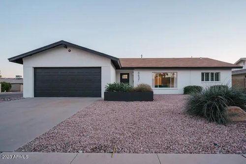 8637 E Mulberry St, Scottsdale, AZ, 85251-5021 | Card Image
