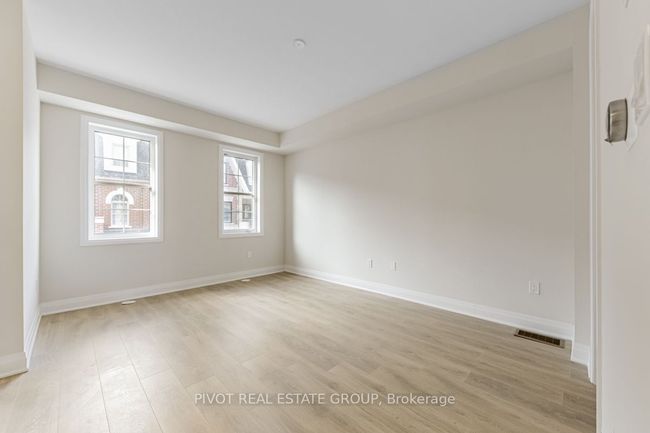 21 Kennisis Way, House attached with 3 bedrooms, 3 bathrooms and 1 parking in Vaughan ON | Image 5