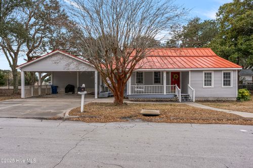 3401 Taylor St, Morehead City, NC, 28557-3267 | Card Image