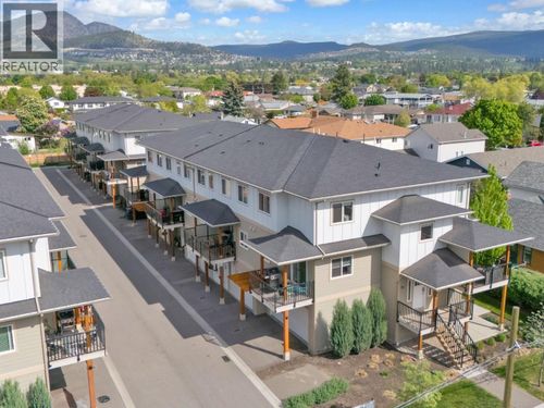 22-255 Taylor Rd, Kelowna, BC, V1X4G1 | Card Image