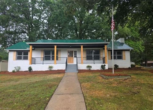 701 Willowmoore Ave, Thomasville, NC, 27360-2934 | Card Image