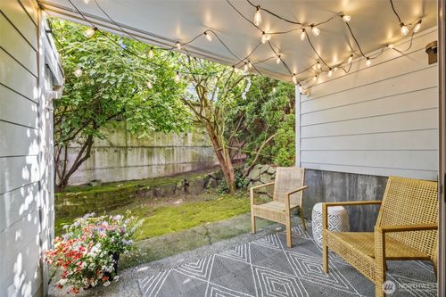 apt-b6-9522 1st Ave Ne, Seattle, WA, 98115-2025 | Card Image