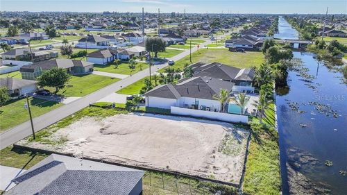 31 Ne 8th Ter, CAPE CORAL, FL, 33909-1945 | Card Image