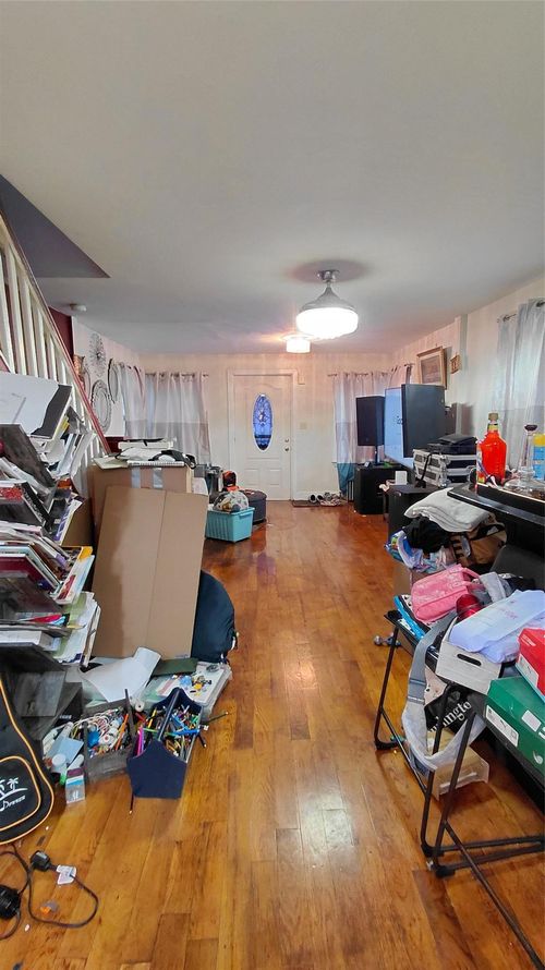 105 177th St, Jamaica, NY, 11433 | Card Image