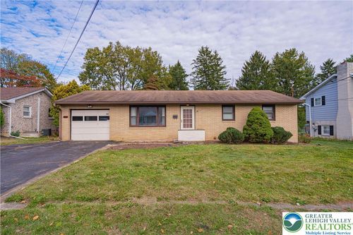 1931 Brown St, Allentown, PA, 18104-1413 | Card Image
