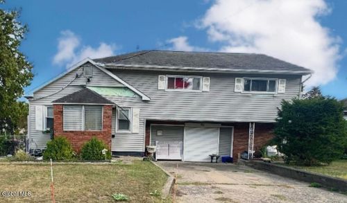 318 Chiswell Rd, Schenectady, NY, 12304-3808 | Card Image