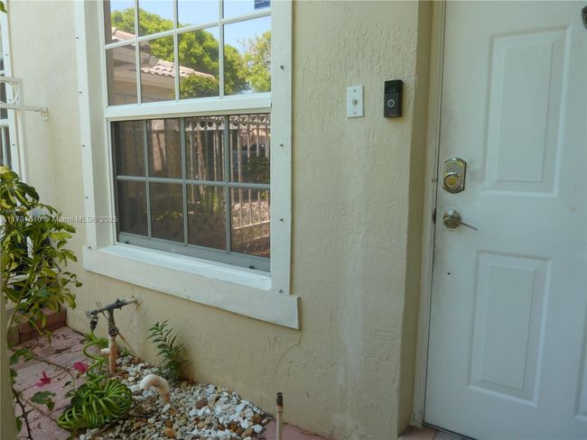 17050 Nw 22 Nd St, Townhouse with 3 bedrooms, 3 bathrooms and null parking in Pembroke Pines FL | Image 4