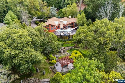 951 Scioto Dr, Franklin Lakes, NJ, 07417-2821 | Card Image