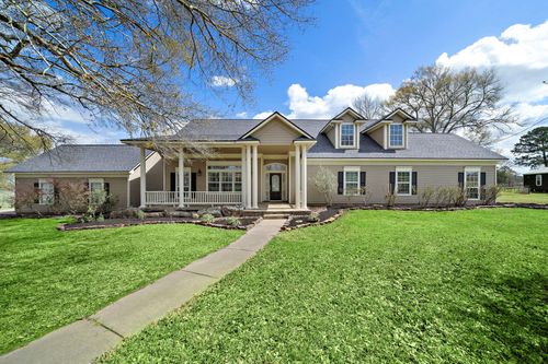 32540 Courtney Rd, Navasota, TX, 77868-5131 | Card Image