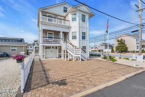 200 San Fernando Dr, Lavallette, NJ, 08735-1630 | Card Image