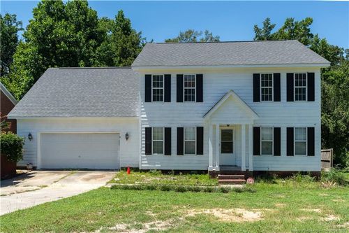 8805 Grouse Run Ln, Fayetteville, NC, 28314-6080 | Card Image