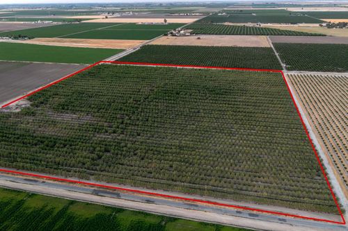 20085 S Hayes Ave, Riverdale, CA, 93656-9727 | Card Image