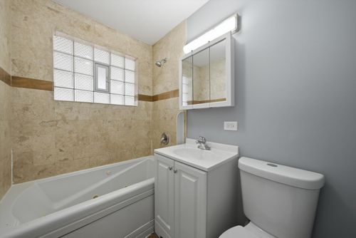 apt-2n-1937 W Pratt Blvd, Chicago, IL, 60626-3134 | Card Image