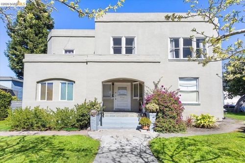 1036 60th St, Oakland, CA, 94608-2453 | Card Image