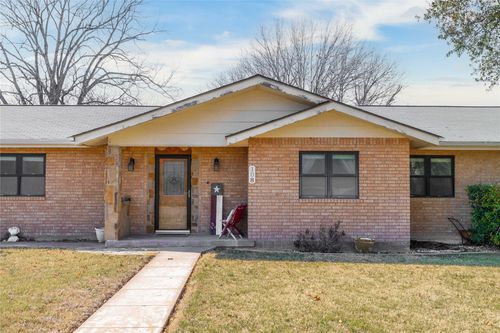 108 S Harkey St, San Saba, TX, 76877-3816 | Card Image