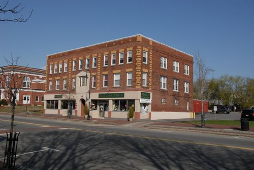 m-15 W Broadway, Derry, NH, 03038-3204 | Card Image