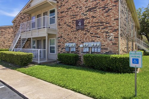 402-2200 E Trinity Mills Rd, Carrollton, TX, 75006-1854 | Card Image