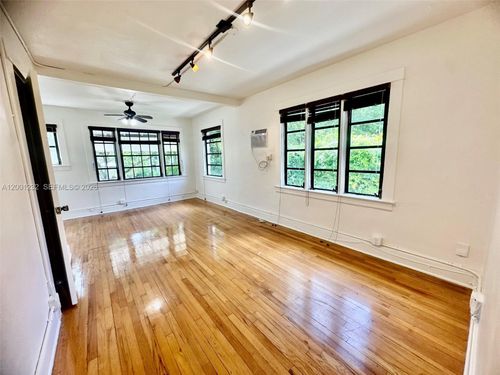 3-3712 Anderson Rd, Coral Gables, FL, 33134-7071 | Card Image