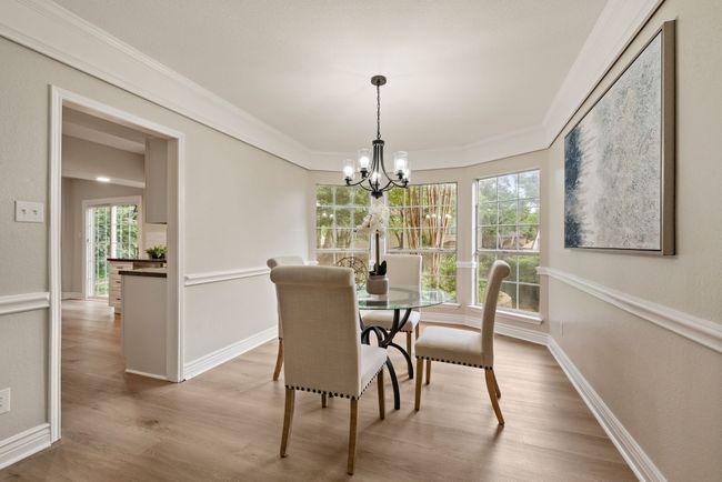 Large windows throughout the home allow for plenty of natural light! | Image 9