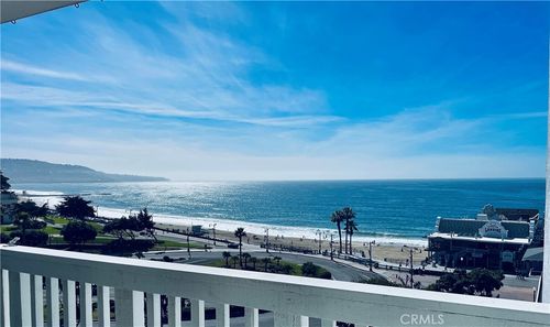 640 The Village, Redondo Beach, CA, 90277 | Card Image