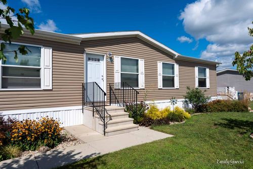 11504 Sunset Gln, Allendale, MI, 49401-7435 | Card Image