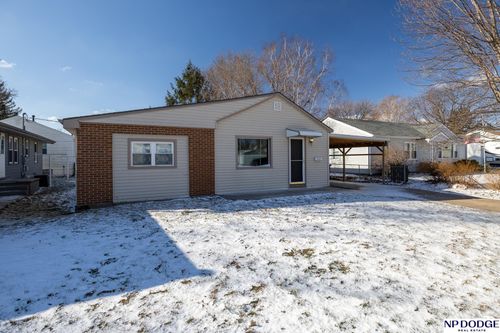 1445 E 11th St, Fremont, NE, 68025-4402 | Card Image
