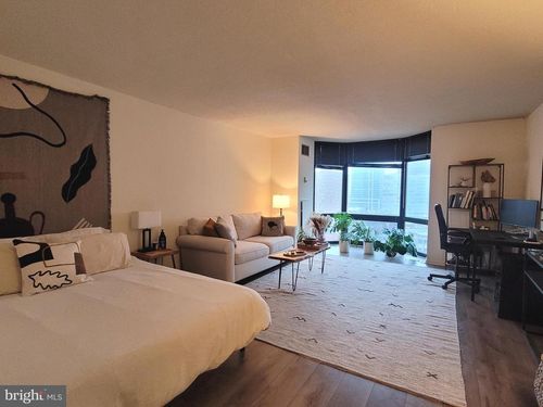 11a-2020 Walnut Street, PHILADELPHIA, PA, 19103 | Card Image